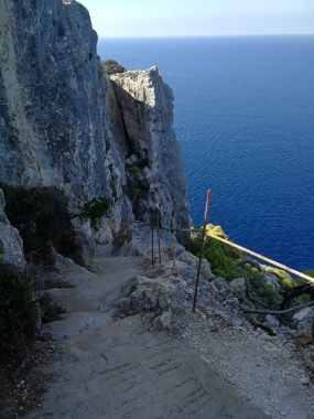 Plakaki rocks villa Leia